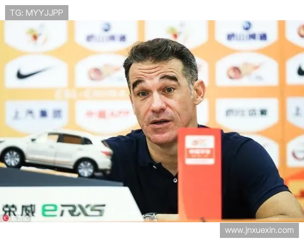 专访周强:探寻篮球成功背后的秘密与心路历程 专访周强:探寻篮球成功背后的秘密与心路历程